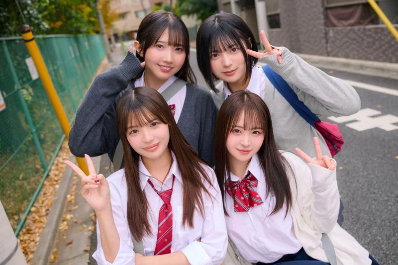 める&ひかり&もあ&ゆみ 無料サンプル画像(1) 【【熟女・人妻】エロ動画なら新作で【美少女】】